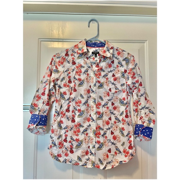 Talbots Wrinkle Resistant Floral Butterfly 3/4 Sleeve Button Down Shirt Size 4P - Picture 1 of 5